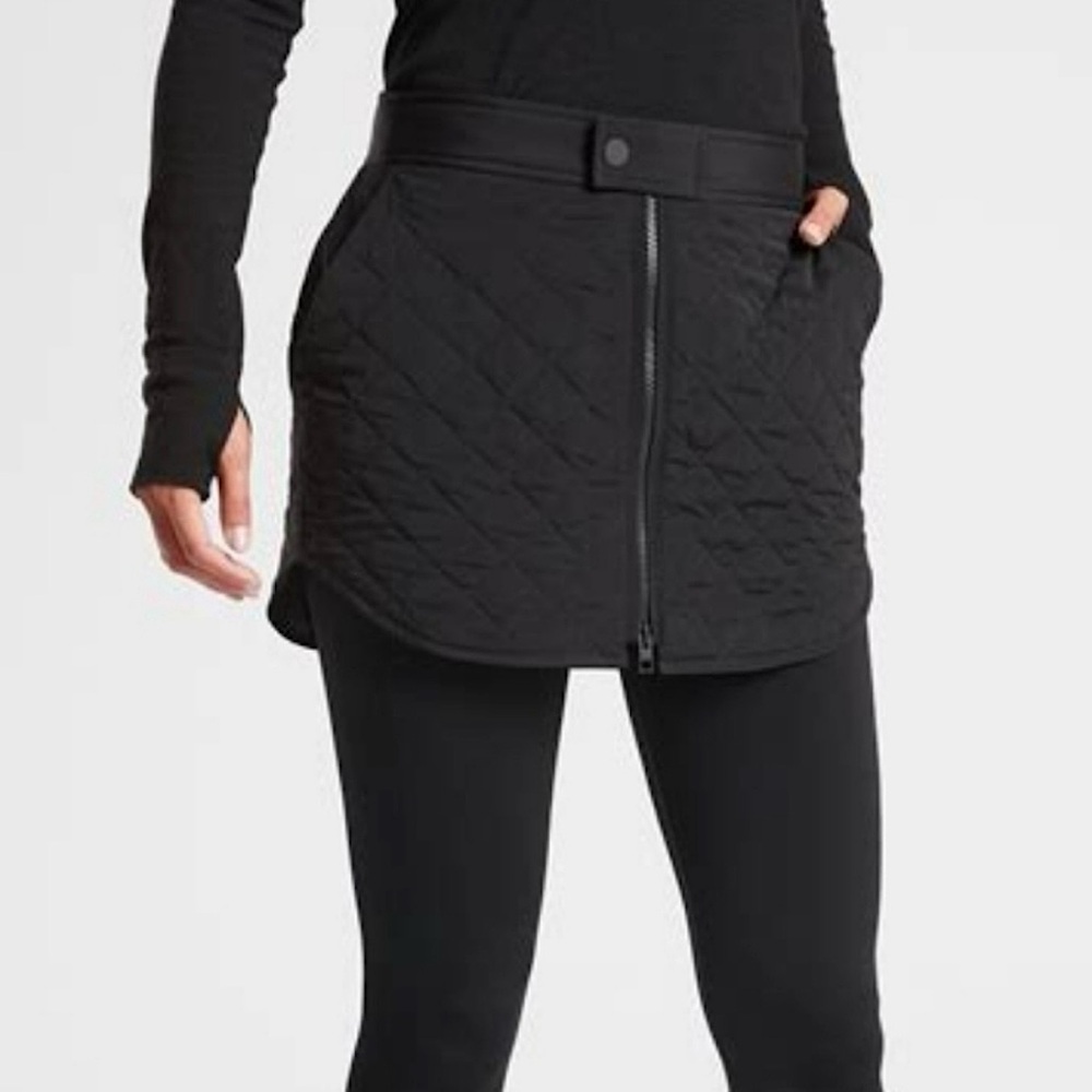 Athleta Women’s Toasty Buns Mid Rise Insulated Skirt Black Size 8